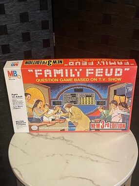 Vintage Milton Bradley Family Feud 3rd Edition Question Game TV Complete in Box